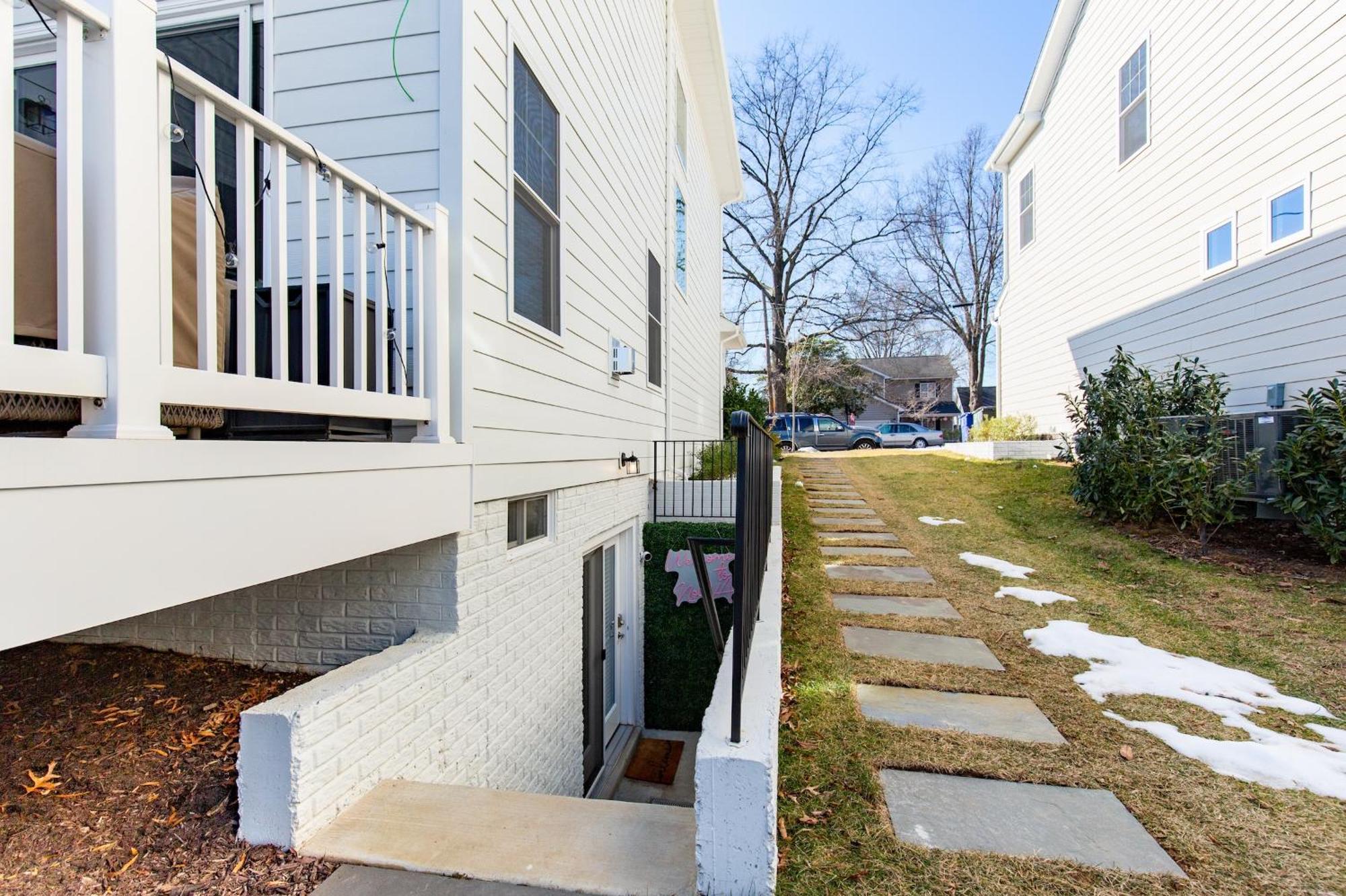 Modern 2Br Retreat, Close To Dc & Airport Apartamento Arlington Exterior foto